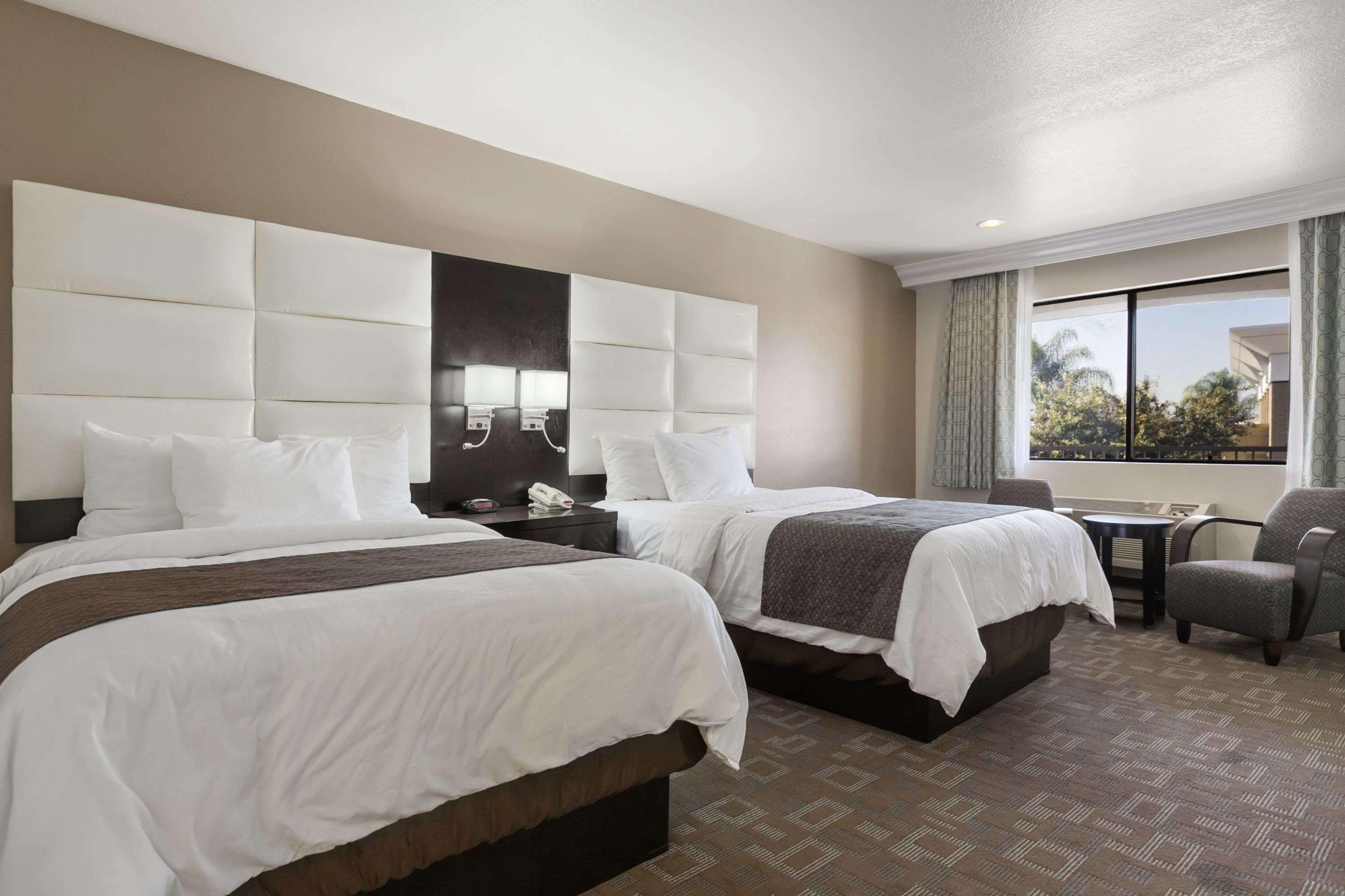 Days Inn By Wyndham Downey Exterior photo