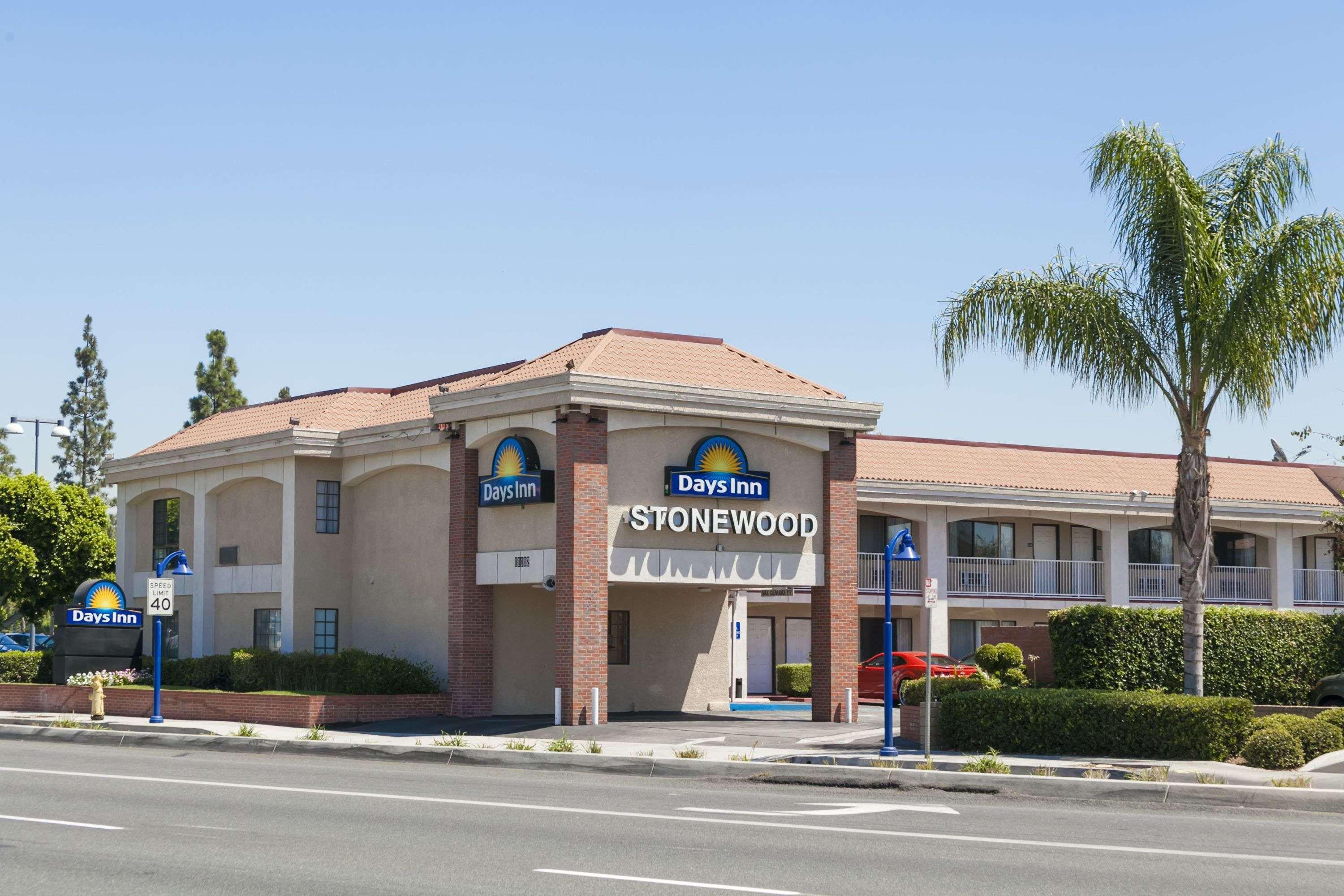 Days Inn By Wyndham Downey Exterior photo