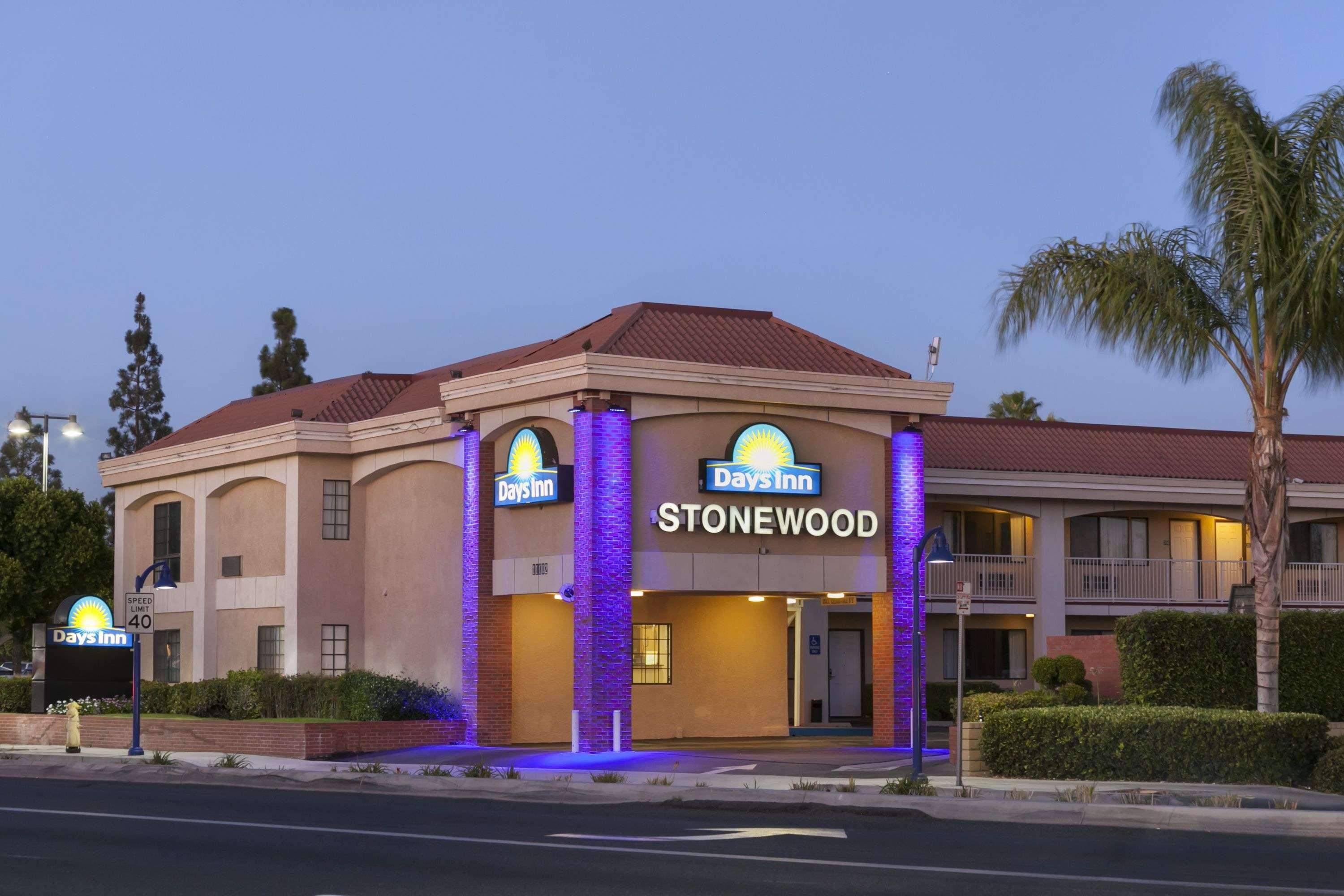 Days Inn By Wyndham Downey Exterior photo